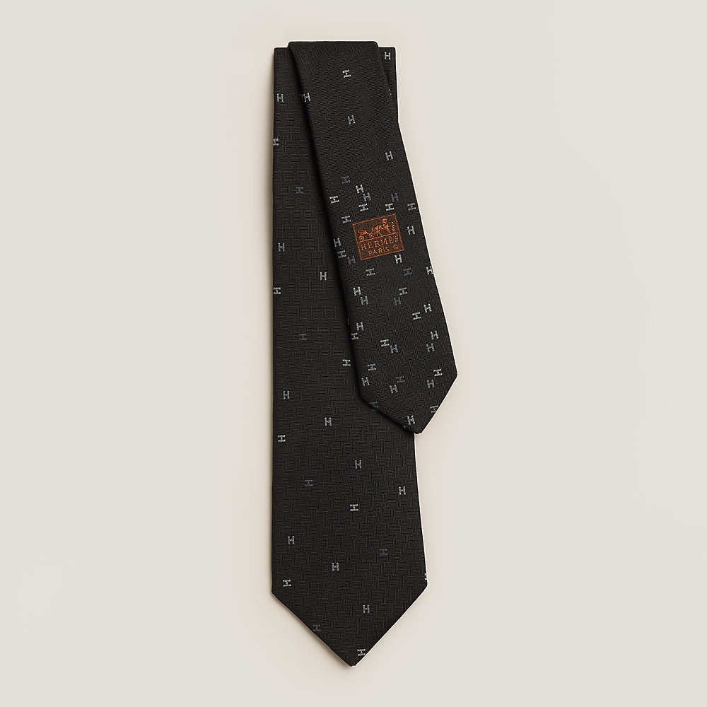HERMES Pétales エルメス ペタル シルクタイ 7 cm 《スプレッドH》 - ブラック | Hermès - エルメス